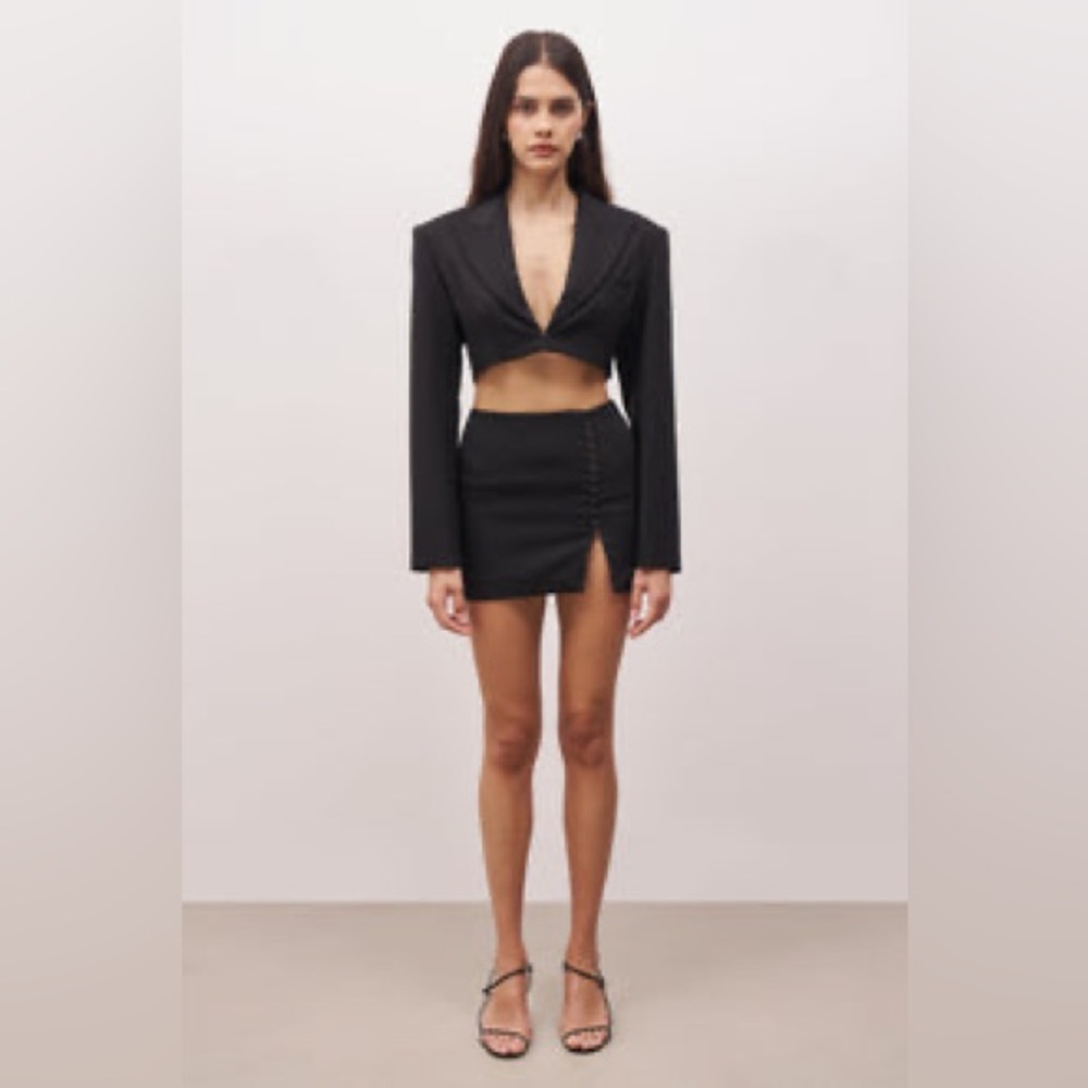 Boa•NWT Hook&Eye Split Hem Mini Skirt